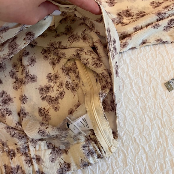 ASTR The Label Floral Blouse - Picture 10 of 10